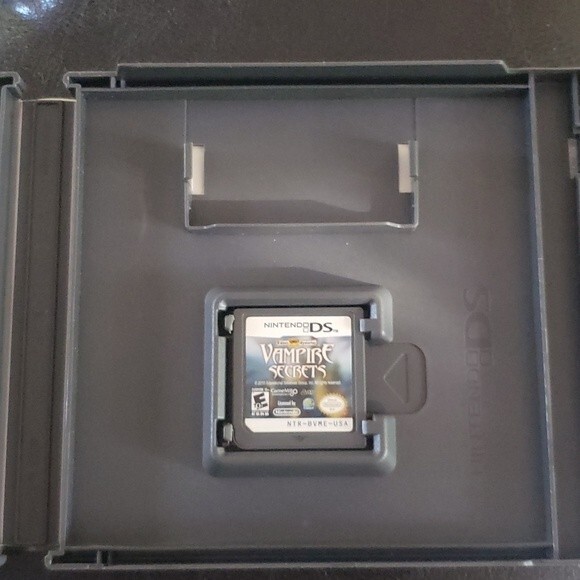NintendoDS Hidden Mysteries Vampire Secrets - Picture 3 of 3